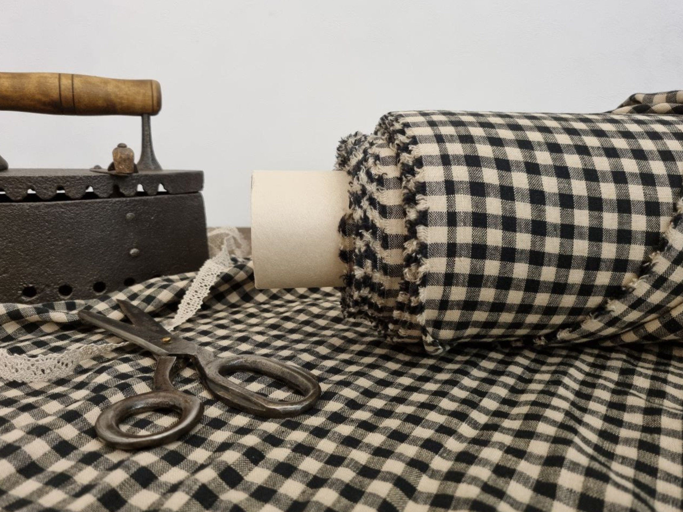 7.Checked linen fabric